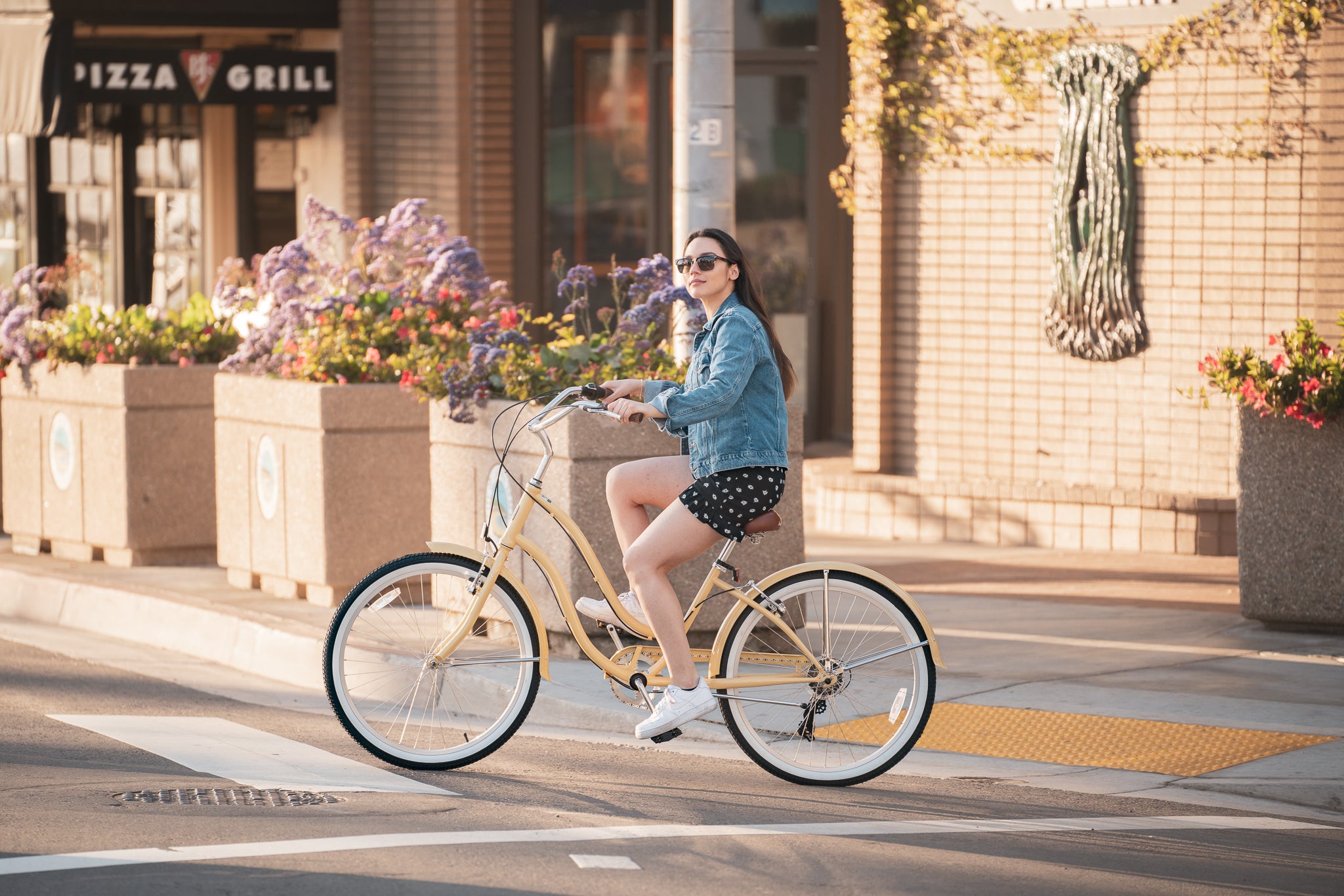 Firmstrong Siren Lady 7 Speed - Women's Beach Cruiser Bike