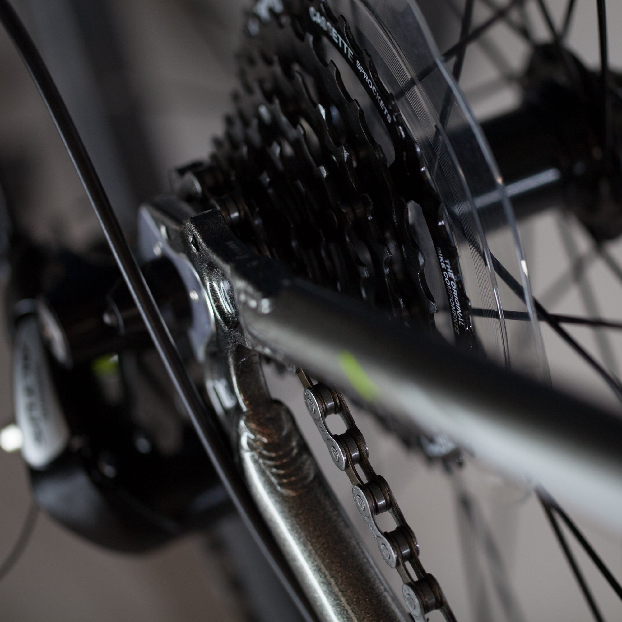 XDS T150 24sp 700C Hybrid City Commuter Bike // Pavement